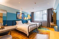 Magpie CC Hotel (Grand Century New World Spring City International Trade Square, Wen County)