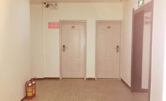 Qinzhou Taitai Business Hotel (Niannianfeng Plaza)