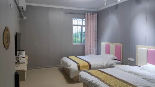 Fangchenggang Zhoujia Grand Hotel