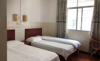 Dingnan Huali Business Hotel