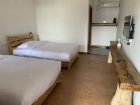 Caijia Yard Hotels near Zhuyangxi Railway Station