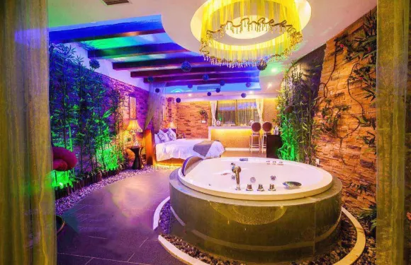 重慶梁平愛尚主題酒店