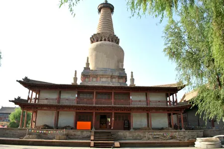 the Silk Road Travelers Hostel Отели рядом с достопримечательностью «Zhangye Buddha Temple»