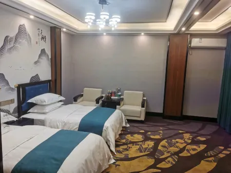 Yunchao Light Luxury Hotel (Xinye Chaoyang Road) Отели в г. Синьэ