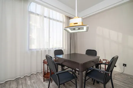 DESSY  BUSIESS HOTEL