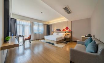 Borrman Hotel (Chongqing Auto Expo Center Sanya Bay Subway Station)