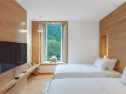 Puyi AUSOTEL WOW Hotel (Yingxi Corridor of Mountain Peaks) Hotels near Yingxi Fenglin Corridor