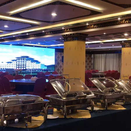 Gangcha Chixiu Jiamu Hotel