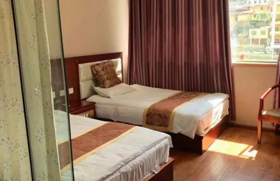 新龍望江商務酒店