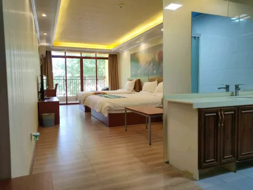 QionghaiZhongrui Inn