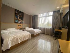 Fuyang Longyi Preferred Hotel (Fuyang Technician College)