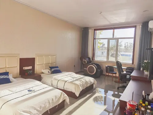 Alxa Zuoqi Star Hotel