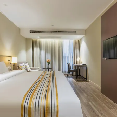 Homeinn Plus Hotel (Tianchang Municipal Government Wuyue Plaza)