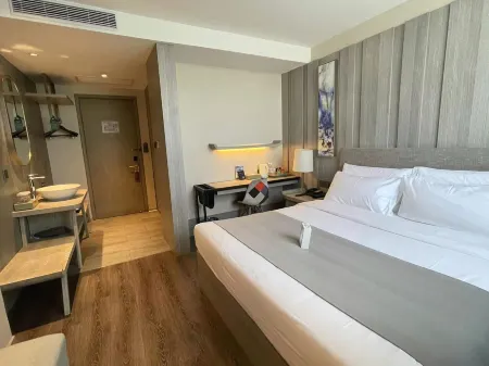Fillmore Hotel (Suzhou University Guanqian Street Pingjiang Street)