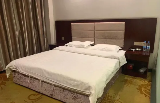 吉木薩爾聖蘭商務賓館（東方希望店）