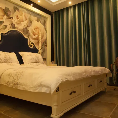 Jinping Weiai Theme Apartment