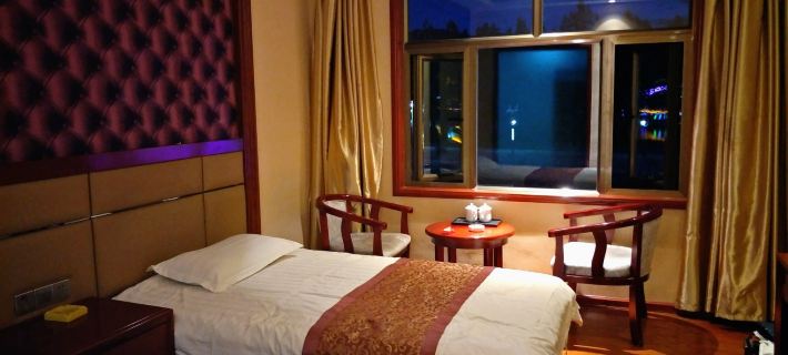 Luqu Century Hotel (Yueya Lake Park) Hotel a Luqu