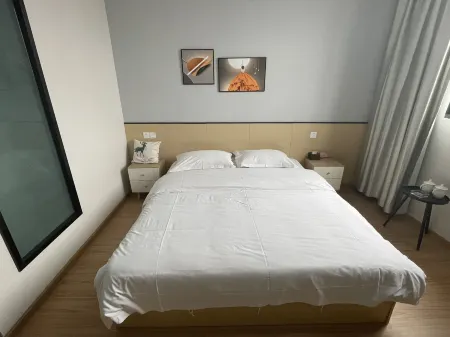 Luojiang Yijia Business Hotel Отели рядом с достопримечательностью «Sichuan Institute of Technology (Luojiang Campus)»