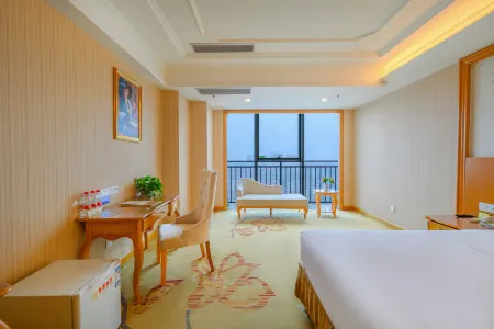 48/2000  Vienna International Hotel (Yantai Jintan Beach Zhonghua Shopping Center)