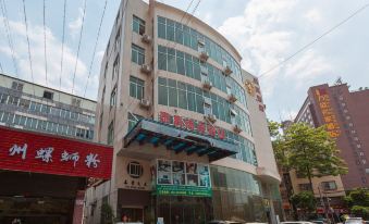 Taiyu Business Hotel (Guangzhou Hanxi Changlong Dashi Metro Station)