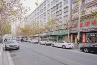 Yongcheng Golden Apple Business Hotel