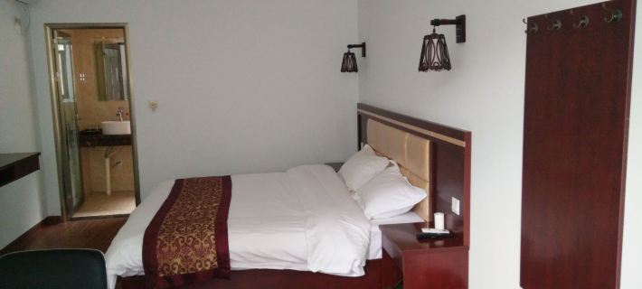 Changyang Daoyingxia Farm Stay Hotel di Changyang