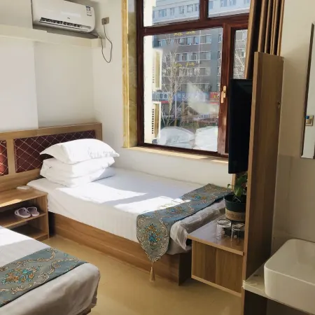 Huinan Yintian Fashion Hotel