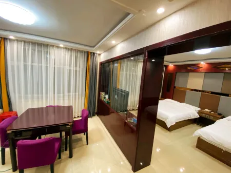 Haotian Hotel in Helen City Отели в г. Хайлунь