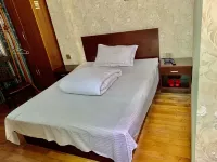 Cixi zhuanghuang Inn