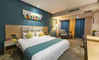 Zhumadian Baixuan Hotel (Zhumadian West High-speed Railway Station)