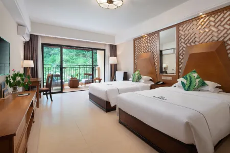 Yujing Hotel Отели рядом с достопримечательностью «Tropic Rain Forest Scenery Spot of Five Finger Mountain»