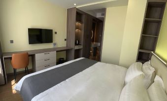 True Hotel (Yanji Pedestrian Street Qiansheng Shopping Plaza)