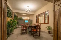 Yibin Jinghu Hotel