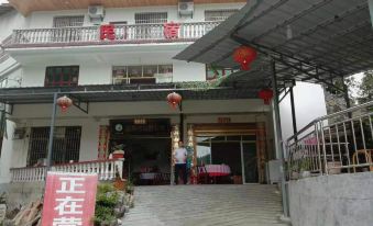 Rhinoceros Valley Mountain Farm