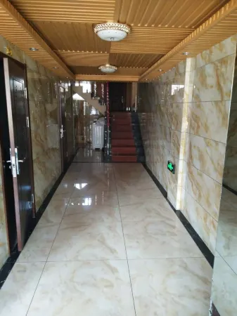 Mishan Shanshui Huating Hotel Отели рядом со станцией Mishan Railway Station