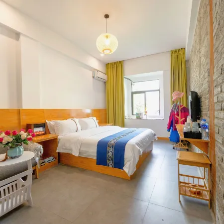 Xiqiao Yunchen Hotel (Daocheng Yading Scenic Area)