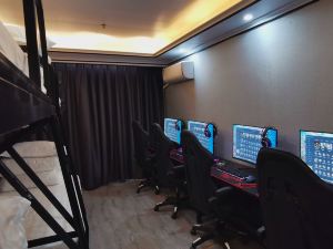 Carey VVS E-sports Hotel