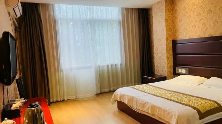Fengyang Yihua Business Hotel Отели рядом с достопримечательностью «Anhui Science & Technology University (Donghua Road)»