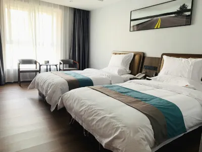 Grand Hotel Shuanghu Hotels in Zizhou