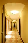Xintiandi Fashion Hotel (Wafangdian Railway Station) - parking