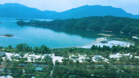 Weina International Hotel (Qiandao Lake) Отели рядом с достопримечательностью «Xianshan Mountain»
