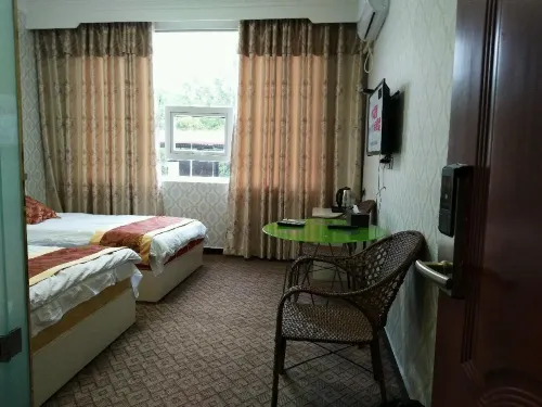 Pingchang Shuixiang Business Hotel