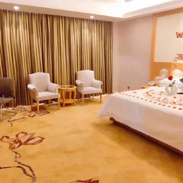 Vienna Hotel (Dingxi High Speed Railway Wanda Plaza)