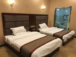 Jishishan Xinjie Hotel