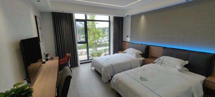 Yilong Lanshe Hotel Hotels in Yilong