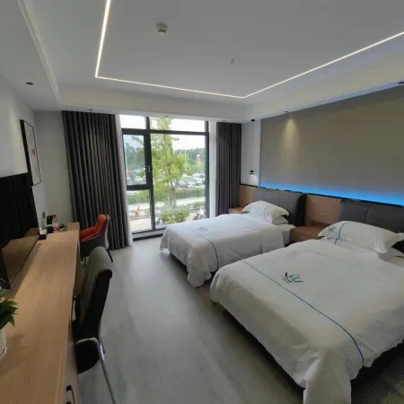 Yilong Lanshe Hotel