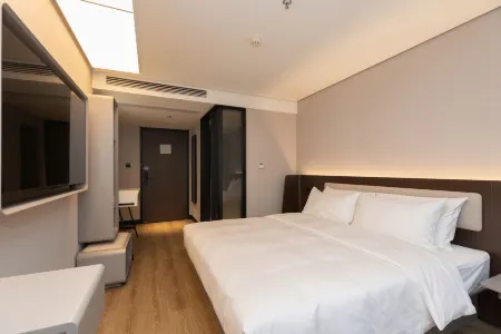 HanTing Hotel (Huaian Xuyi Bus Station) Отели рядом с достопримечательностью «First Mountain»