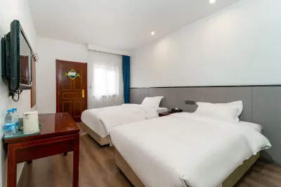 Mr. A's Hotel Hotels near Shenmu Railway Station