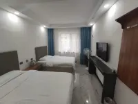 Feng Lin Adan Holiday Inn