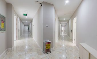 Wode Aladdin Hotel (Qilu Hospital Baotu Spring)